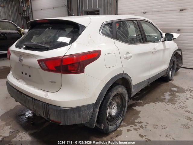 JN1BJ1CR7JW252447 Nissan Qashqai S
