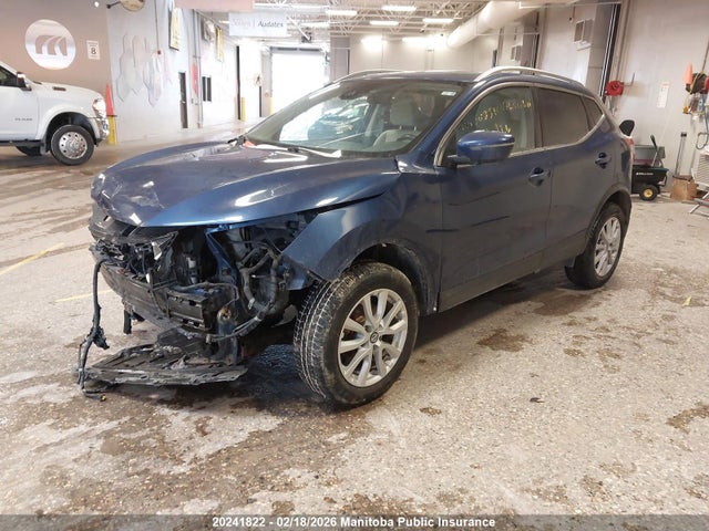 JN1BJ1CV6LW268610 Nissan Qashqai Sv