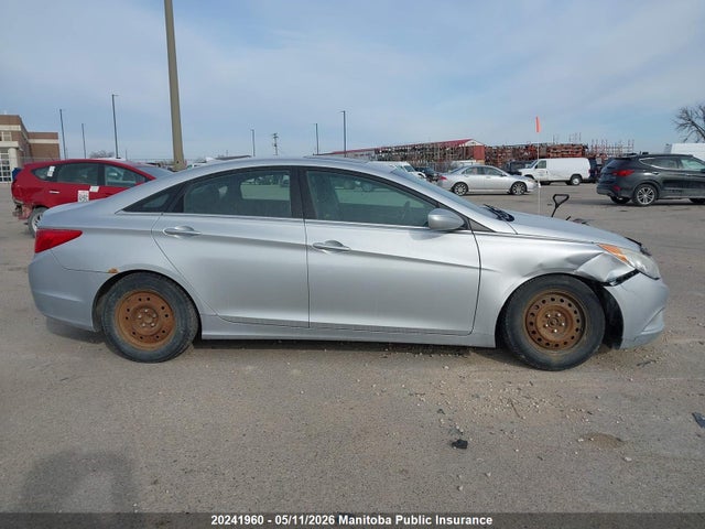 2013 Hyundai Sonata Gls მანქანა იყიდება აუქციონზე, vin: 5NPEB4AC9DH658666, აუქციონის ნომერი: 20241960