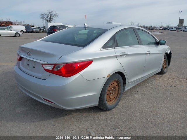 2013 Hyundai Sonata Gls მანქანა იყიდება აუქციონზე, vin: 5NPEB4AC9DH658666, აუქციონის ნომერი: 20241960