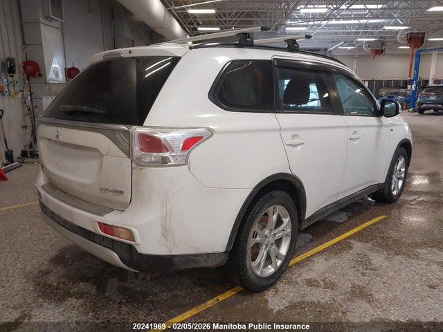 JA4JZ3AX2FZ602453 Mitsubishi Outlander Se