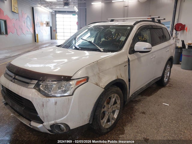 JA4JZ3AX2FZ602453 Mitsubishi Outlander Se