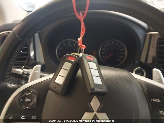 JA4JZ3AX2FZ602453 Mitsubishi Outlander Se