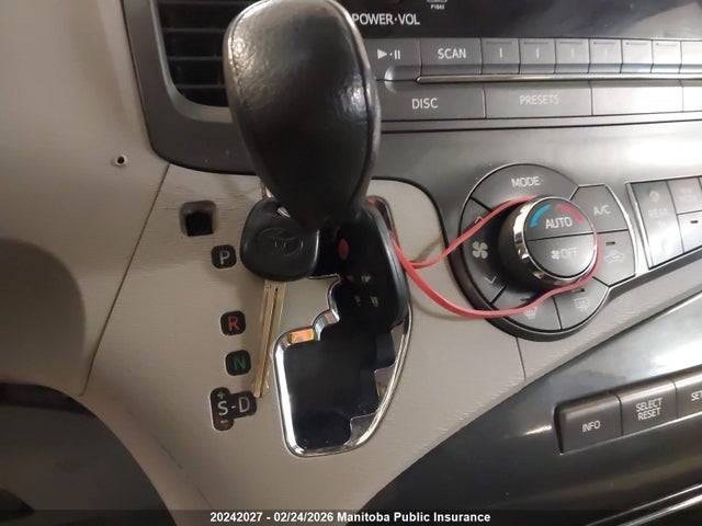 5TDKK3DC3ES485733 Toyota Sienna Le V6