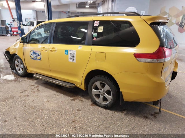 5TDKK3DC3ES485733 Toyota Sienna Le V6