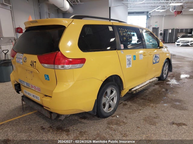 5TDKK3DC3ES485733 Toyota Sienna Le V6