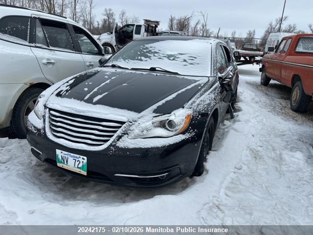 Chrysler 200 Touring 2014 1C3CCBBB4EN100650 Image 2