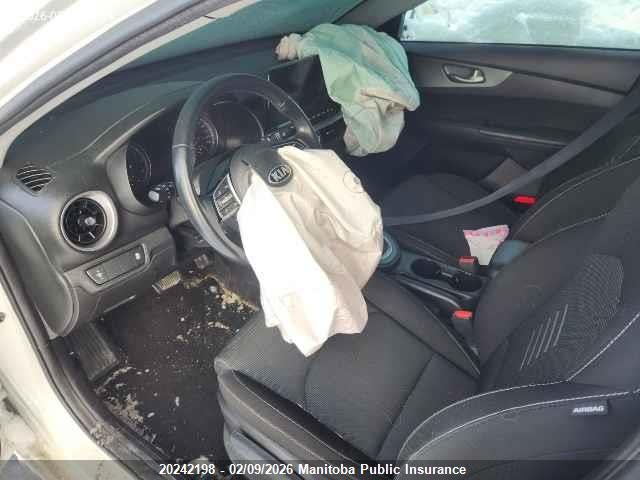 3KPF24AD2ME298769 KIA FORTE LX