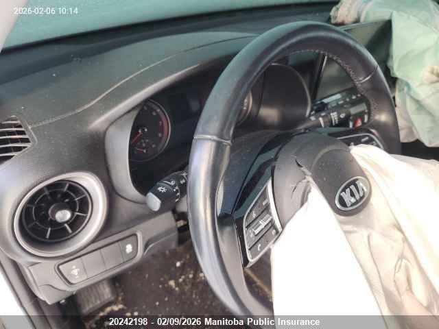 3KPF24AD2ME298769 KIA FORTE LX