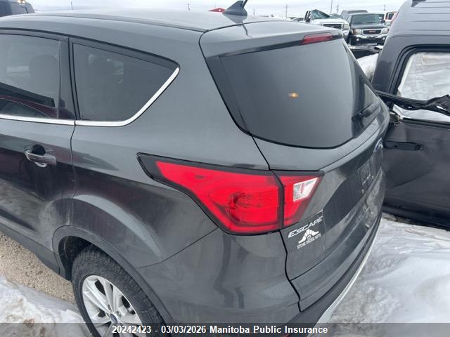 1FMCU9GDXKUB40658 Ford ESCAPE SE