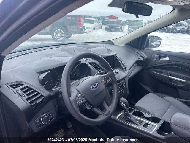 1FMCU9GDXKUB40658 Ford ESCAPE SE