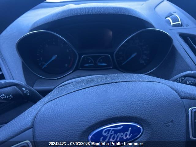 1FMCU9GDXKUB40658 Ford ESCAPE SE