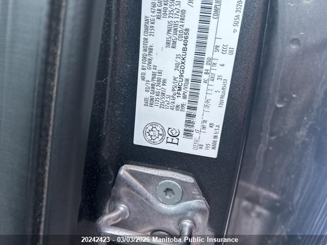 1FMCU9GDXKUB40658 Ford ESCAPE SE