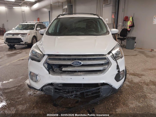 1FMCU0GD1HUA85649 Ford ESCAPE SE