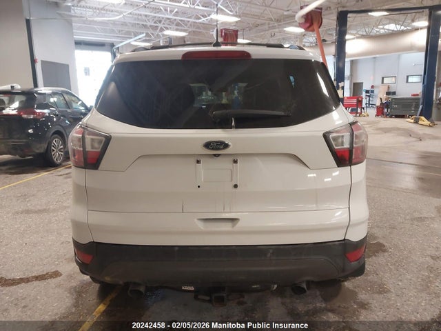 1FMCU0GD1HUA85649 Ford ESCAPE SE
