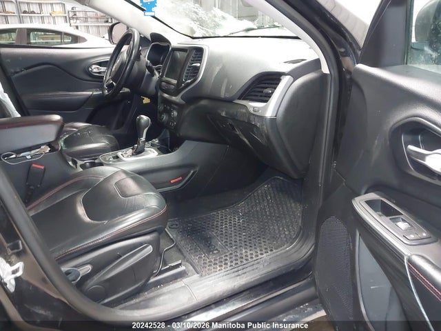 Продажа на аукционе авто 2015 Jeep Cherokee Trailhawk, vin: 1C4PJMBS1FW738493, номер лота: 20242528