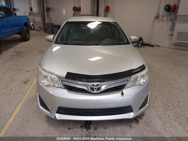 20242620 :رقم المزاد ، 4T1BF1FKXCU004006 vin ، 2012 Toyota Camry Le مزاد بيع