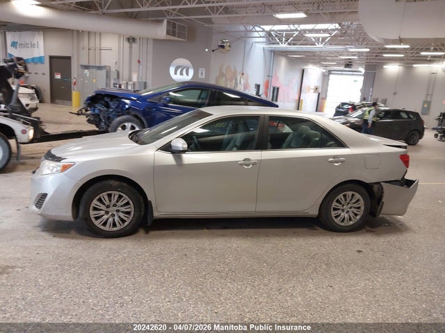 20242620 :رقم المزاد ، 4T1BF1FKXCU004006 vin ، 2012 Toyota Camry Le مزاد بيع