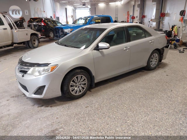 20242620 :رقم المزاد ، 4T1BF1FKXCU004006 vin ، 2012 Toyota Camry Le مزاد بيع