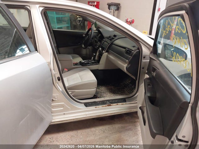 20242620 :رقم المزاد ، 4T1BF1FKXCU004006 vin ، 2012 Toyota Camry Le مزاد بيع