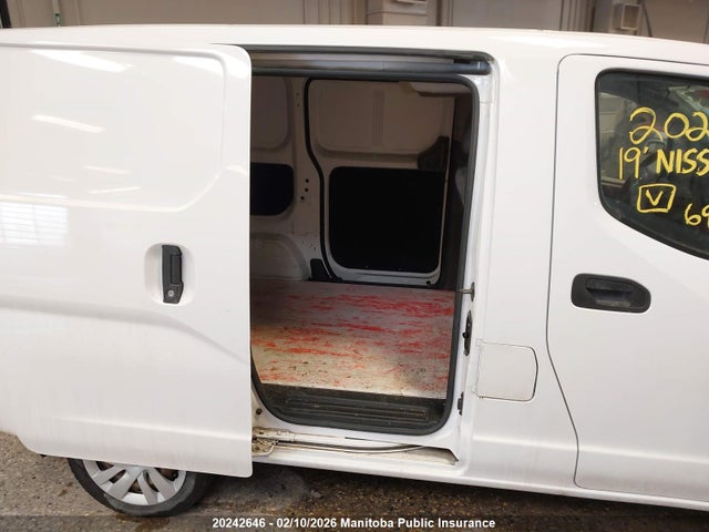 3N6CM0KN3KK699028 Nissan Nv 200 Sv Cargo Van