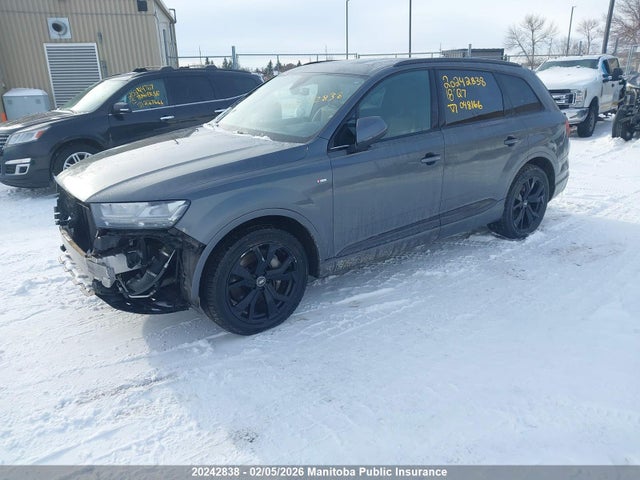 WA1MHBF7XJD048166 Audi Q7