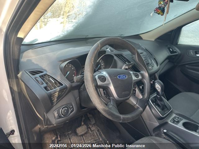 1FMCU9GX5EUA48355 Ford ESCAPE SE