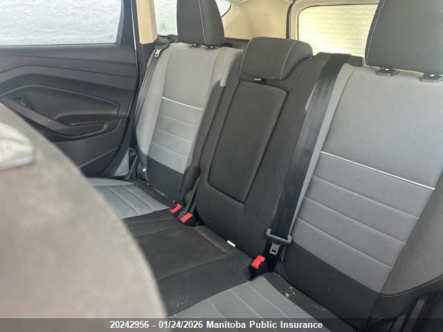 1FMCU9GX5EUA48355 Ford ESCAPE SE