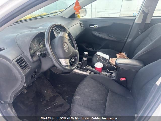 20242986 :رقم المزاد ، 2T1BU4EE2AC206081 vin ، 2010 Toyota Corolla S مزاد بيع