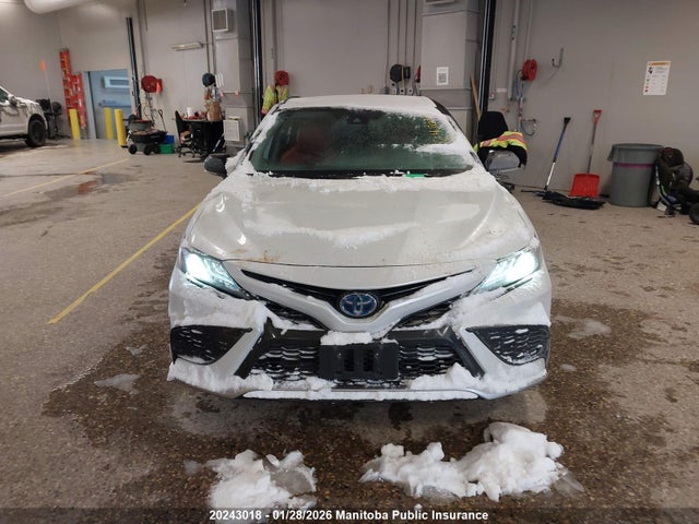 4T1K31AK3NU041160 Toyota Camry Xse Hybrid
