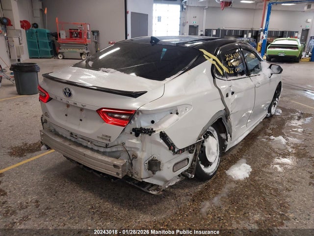 4T1K31AK3NU041160 Toyota Camry Xse Hybrid