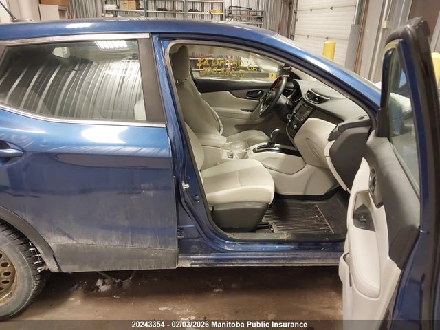 JN1BJ1CW6LW383006 Nissan Qashqai S