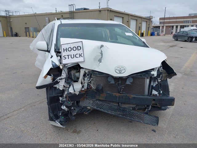 2013 Toyota Sienna Ce V6 მანქანა იყიდება აუქციონზე, vin: 5TDXK3DC6DS316732, აუქციონის ნომერი: 20243363