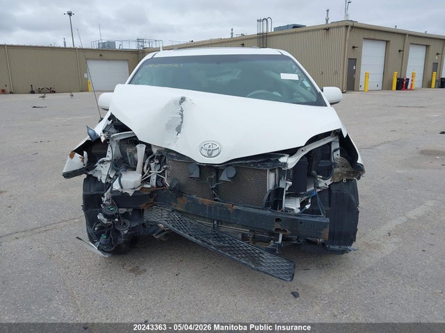 2013 Toyota Sienna Ce V6 მანქანა იყიდება აუქციონზე, vin: 5TDXK3DC6DS316732, აუქციონის ნომერი: 20243363