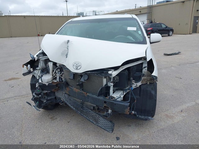 2013 Toyota Sienna Ce V6 მანქანა იყიდება აუქციონზე, vin: 5TDXK3DC6DS316732, აუქციონის ნომერი: 20243363