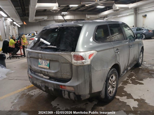 JA4AZ2A30EZ604093 Mitsubishi Outlander Es