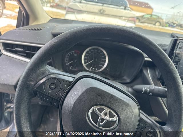 20243377 :رقم المزاد ، 5YFBPMBE9NP335176 vin ، 2022 Toyota Corolla Le مزاد بيع