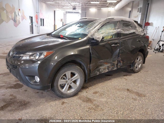 2T3WFREV8EW117880 Toyota Rav4 Xle