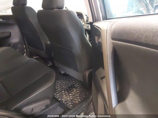 2T3WFREV8EW117880 Toyota Rav4 Xle