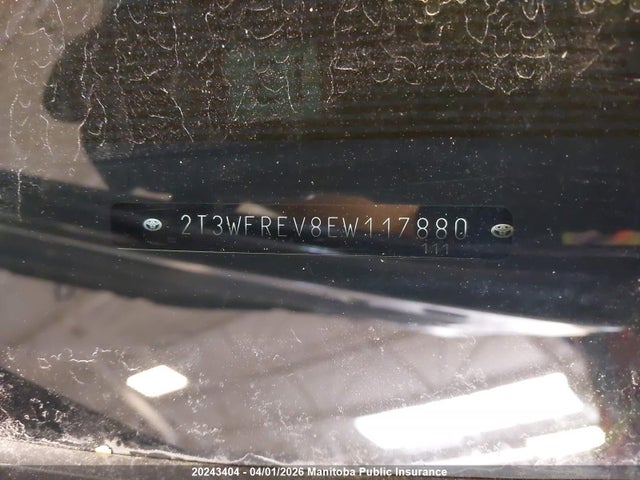 2T3WFREV8EW117880 Toyota Rav4 Xle