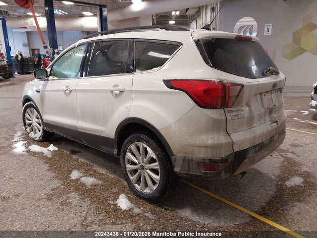 1FMCU9HDXKUB39170 Ford ESCAPE SEL