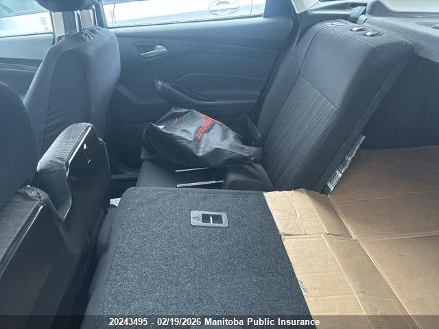 1FADP3K27GL334070 Ford FOCUS SE