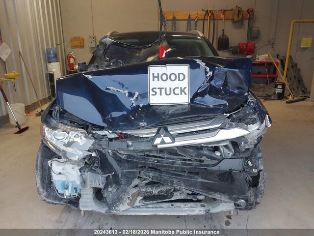 Mitsubishi Outlander Es 2018 JA4AZ2A36JZ600379 Image 10