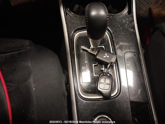 Mitsubishi Outlander Es 2018 JA4AZ2A36JZ600379 Image 11