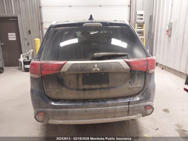 Mitsubishi Outlander Es 2018 JA4AZ2A36JZ600379 Image 16