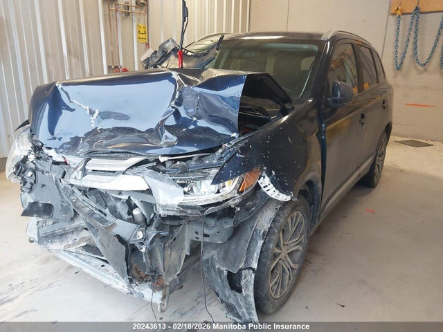 Mitsubishi Outlander Es 2018 JA4AZ2A36JZ600379 Image 2