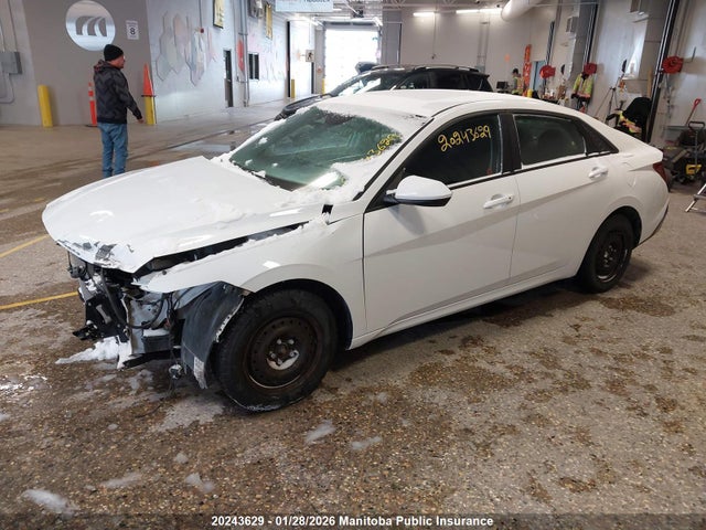 KMHLM4DGXRU666588 Hyundai Elantra Preferred