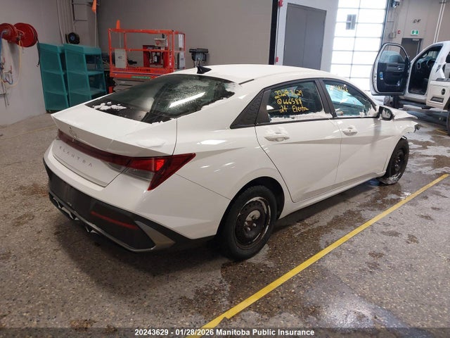 KMHLM4DGXRU666588 Hyundai Elantra Preferred