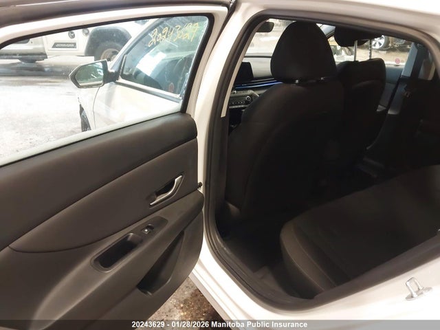 KMHLM4DGXRU666588 Hyundai Elantra Preferred