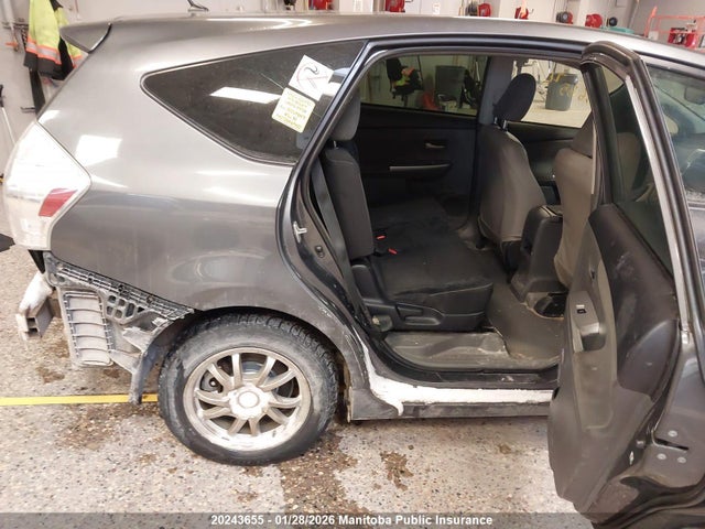 Toyota PRIUS V 2014 JTDZN3EU4E3356219 Image 8